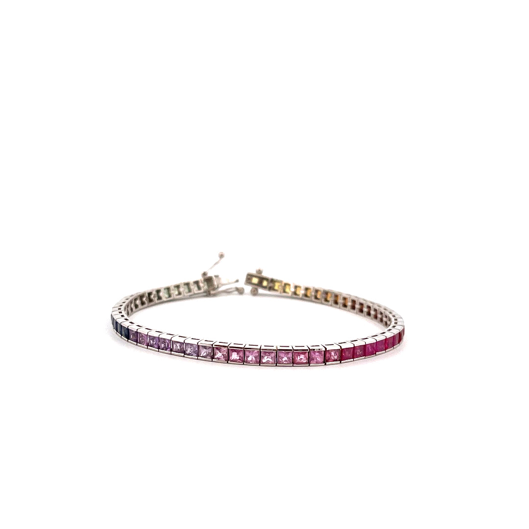 Brazaletes de zafiros de colores con oro blanco